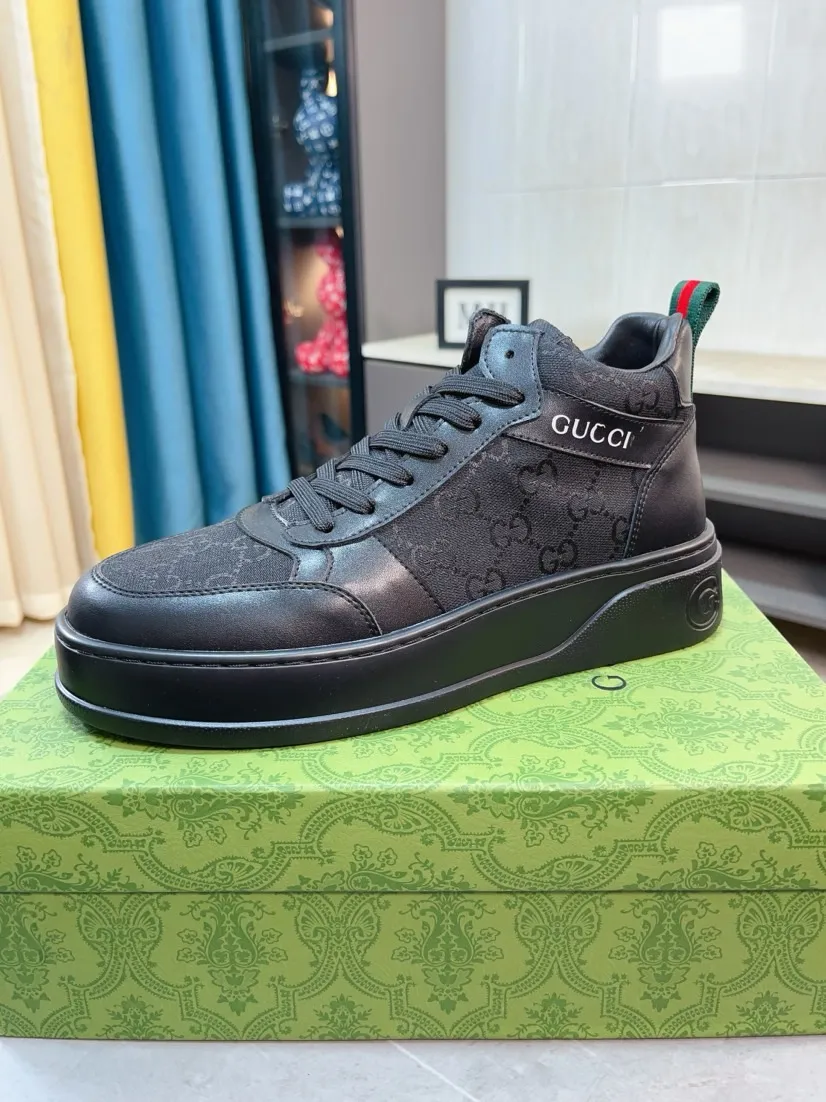 Factory price 438🌹🌹GUCCI [Gucci] New high-top men's shoes, a high-end brand, the latest fashionable casual men's shoes, trendy and versatile, relaxed and sporty style, uppers imported from Italy, first-layer cowhide, genuine leather lining, and ultra-fine workmanship. Original personalized fashionable rubber wear-resistant outsole, light and comfortable on the foot, size 38-44